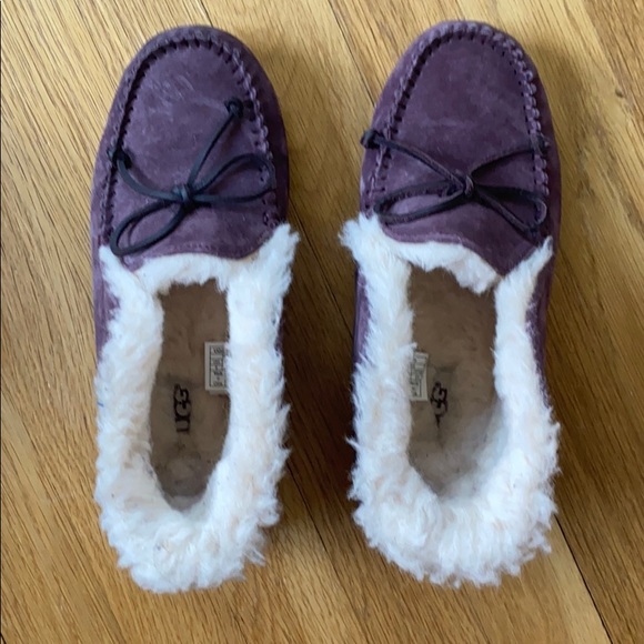 ugg slippers size 6